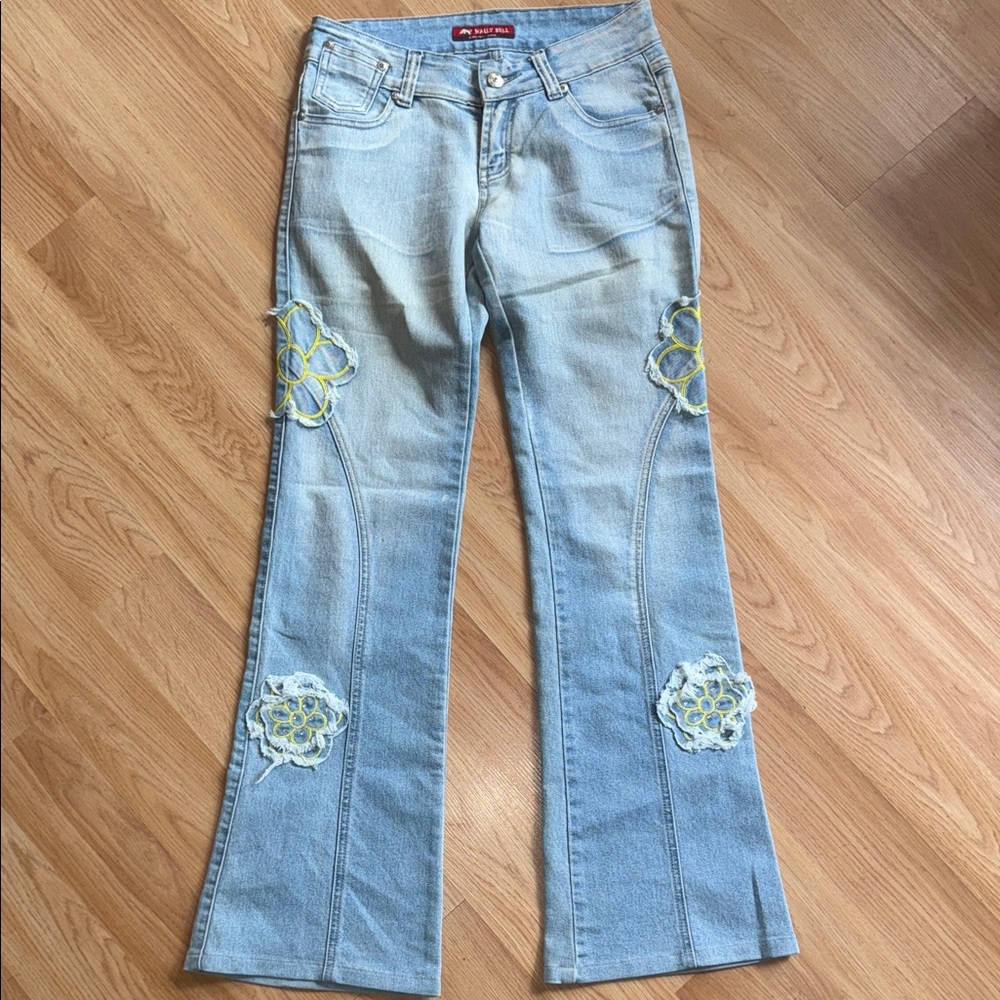 Vintage Wally Bull Flare Jeans Light Low Rise Blue Floral Embroidered 26 1970s